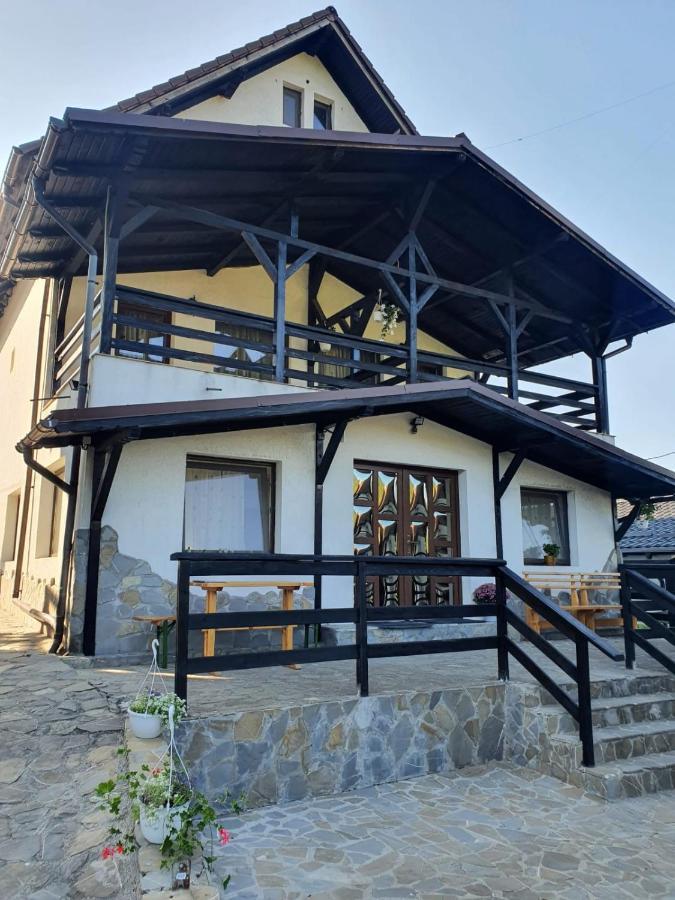 Casa Hoinarilor Bed & Breakfast Bran  Exterior foto