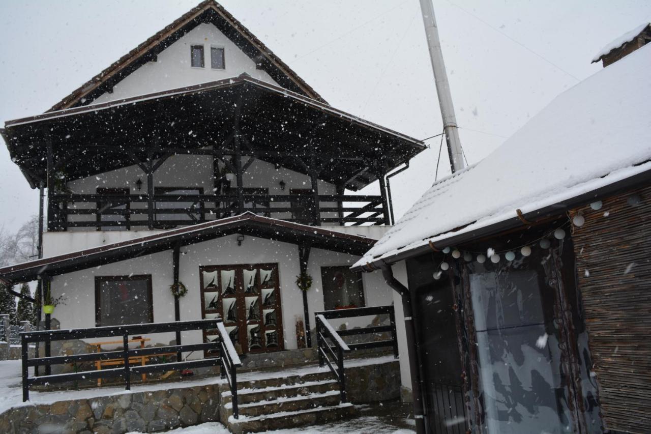 Casa Hoinarilor Bed & Breakfast Bran  Exterior foto