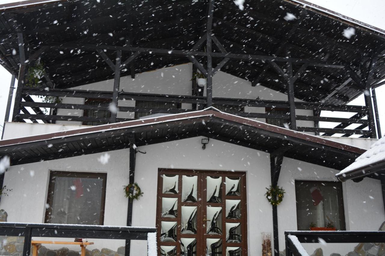Casa Hoinarilor Bed & Breakfast Bran  Exterior foto